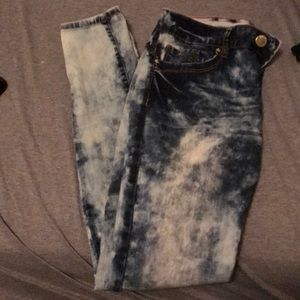 Acid wash skinny jeans